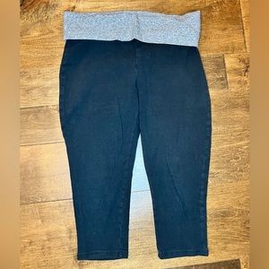 Women’s Mossimo Suppy Co yoga capri leggings